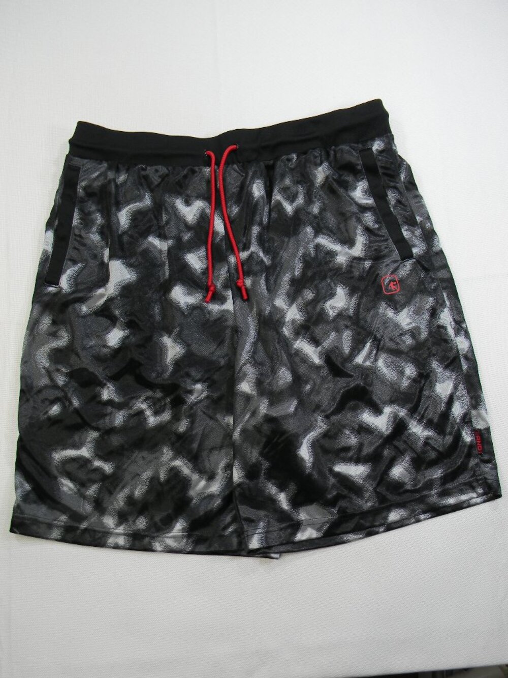 AND1 Abstract Print Athletic Shorts Men’s XL Black Gray Red Drawstring Active